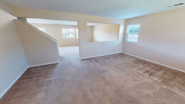 Building Photo - 3/2.5 Two Story Home located in Mission Gr...