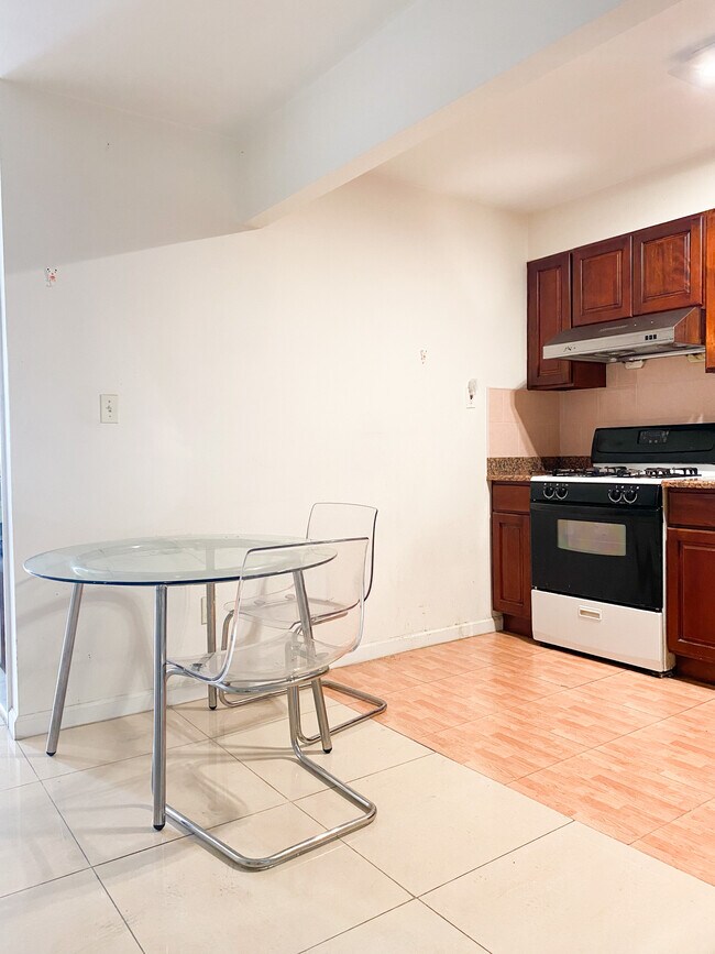 Foto del edificio - 4018 8th Ave