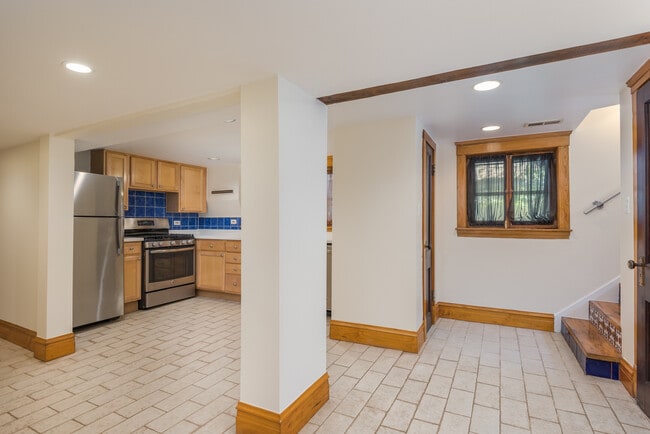 Building Photo - 3826 N Monticello Ave