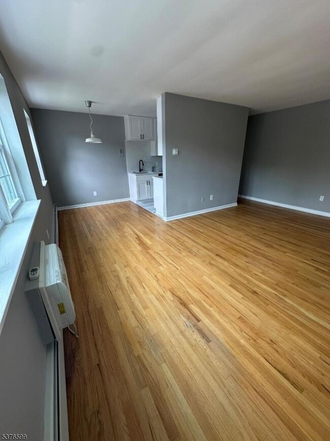 Foto del edificio - 138 Roseland Ave