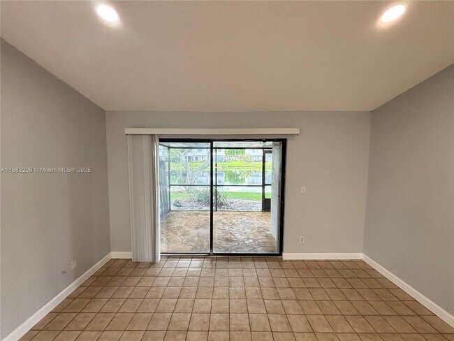 Foto del edificio - 4805 Pier Dr