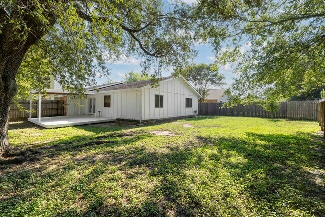 Foto del edificio - 22727 Smokey Hill Dr