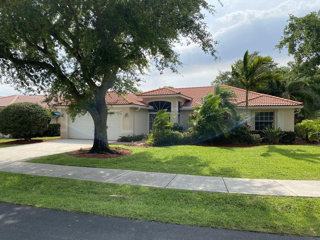 Primary Photo - 134 E Lee Rd