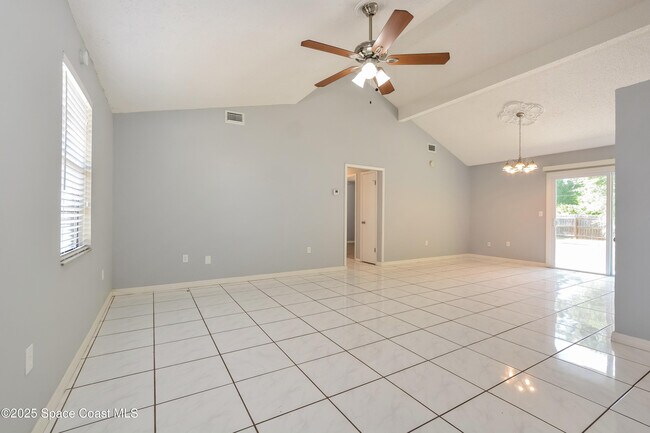 Foto del edificio - 2097 Fallon Blvd NE