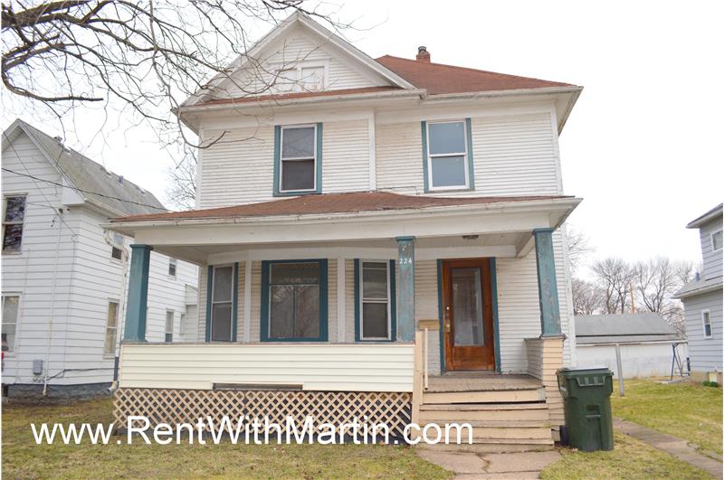 Primary Photo - 224 Sunnyside Ave