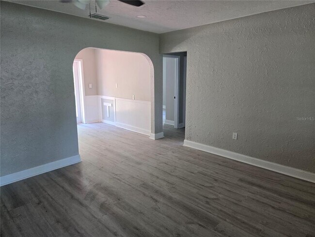Foto del edificio - 804 W Linebaugh Ave