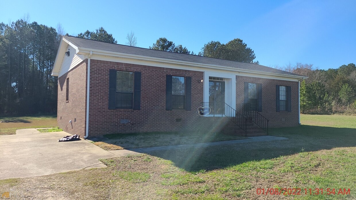 Primary Photo - 3730 Hwy 81