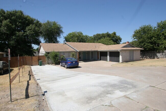 Foto del edificio - 1307 W Rundberg Ln