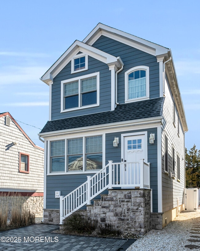 Building Photo - 74 2nd Ave