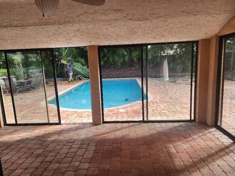 Foto del edificio - 8280 NW 5th St