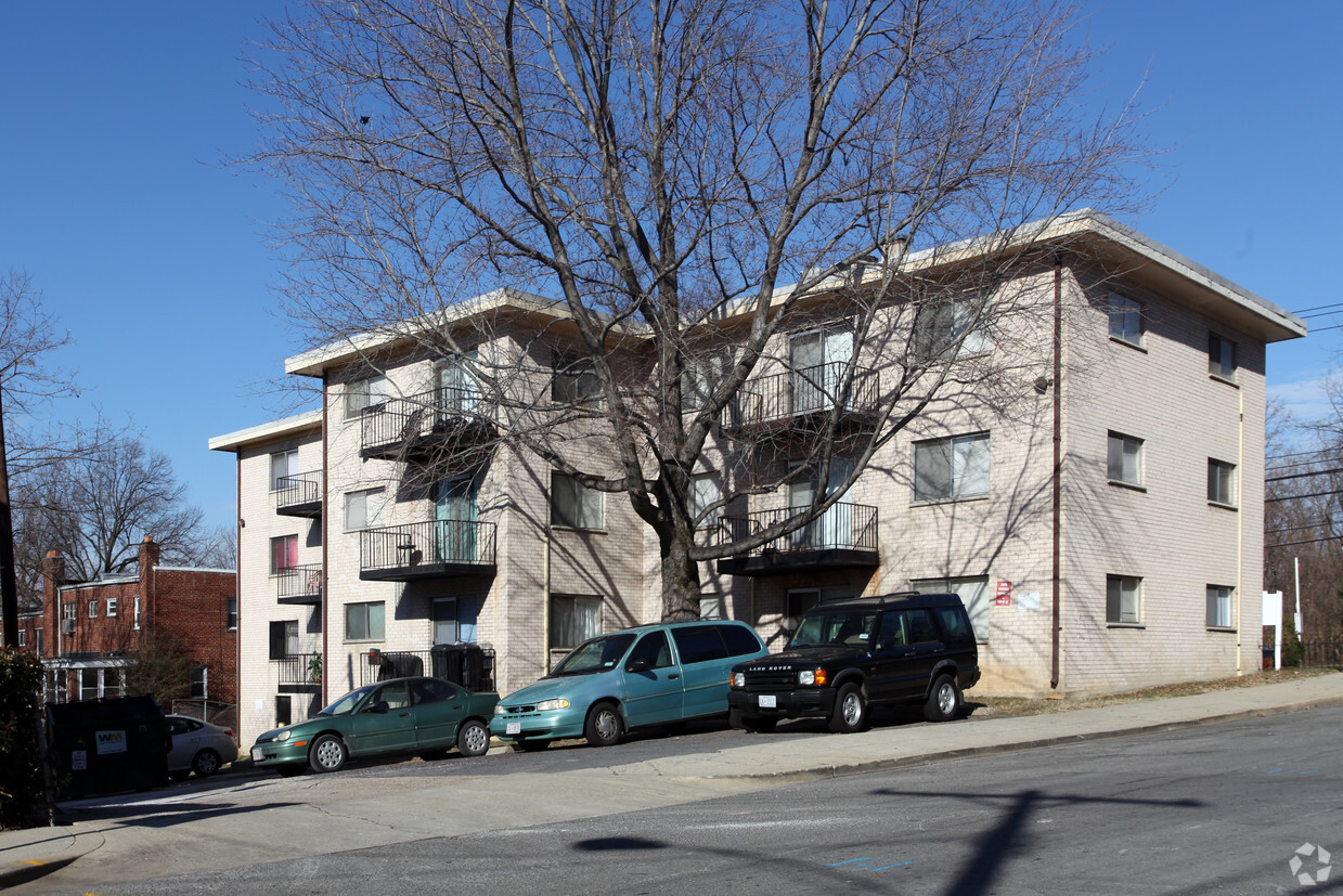 Foto del edificio - Fort Stanton Apartments