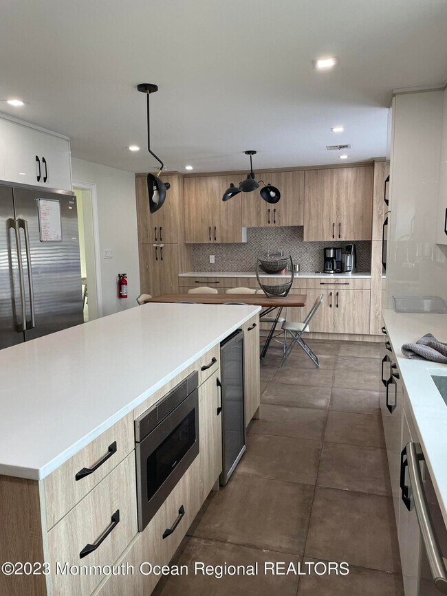 Foto del edificio - 501 Monmouth Pl