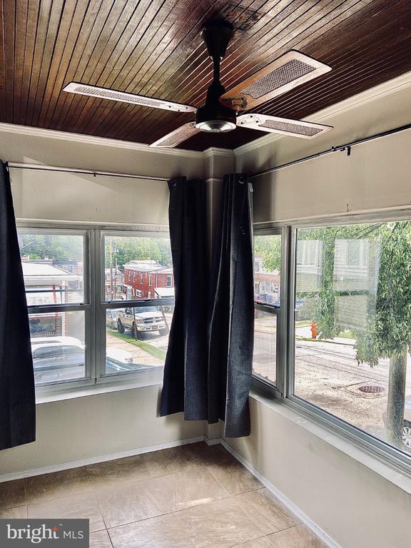Foto del edificio - 4617 Silverwood St