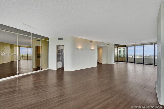 Building Photo - 720 NE 69th St