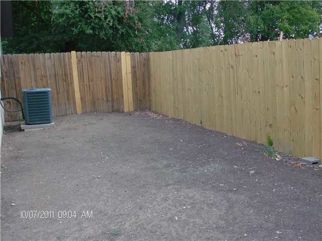 Building Photo - Duplex in South Austin