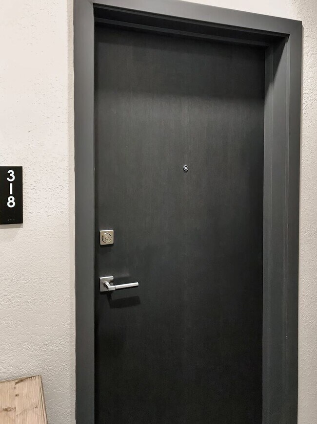 Foto del edificio - $0 DEPOSIT OPTION. GORGEOUS STUDIO IN 1616 SOUTH AT PLATT PARK