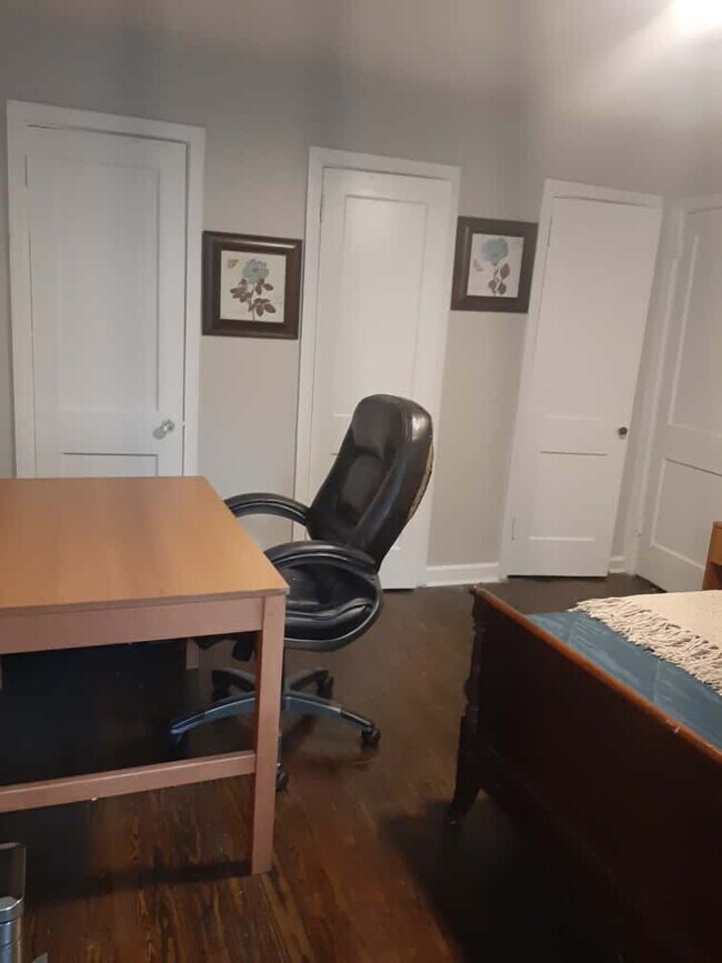 Building Photo - 1824 Tiger Flowers Dr NW