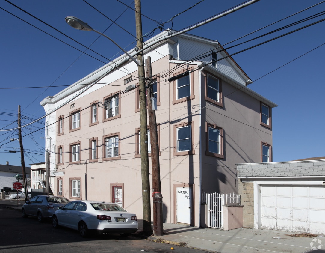 Building Photo - 541 3rd Ave