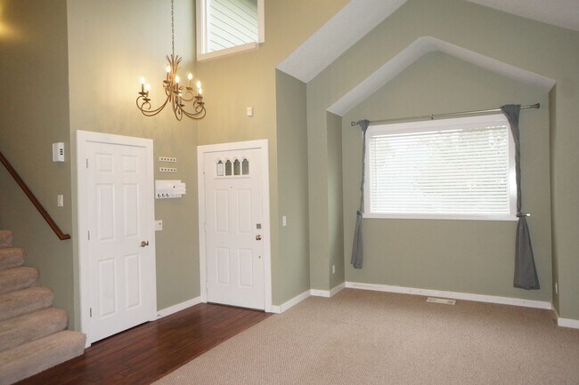 Building Photo - 10602 SW Windsor Pl