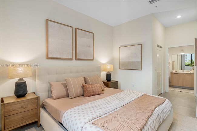 Photo - 16395 Biscayne Blvd Apartment