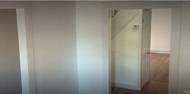 Building Photo - Newly renovated 3BR 1 bath