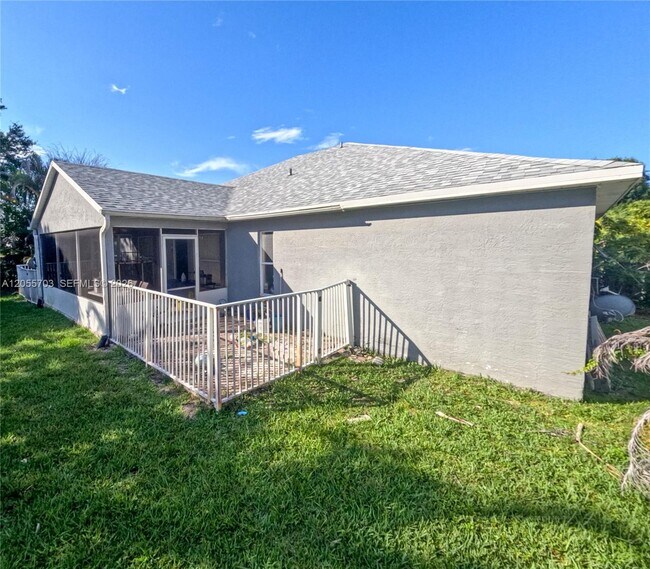 Building Photo - 1834 SW Gemini Ln