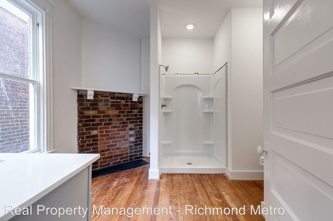 Foto del edificio - 3311 E Marshall St