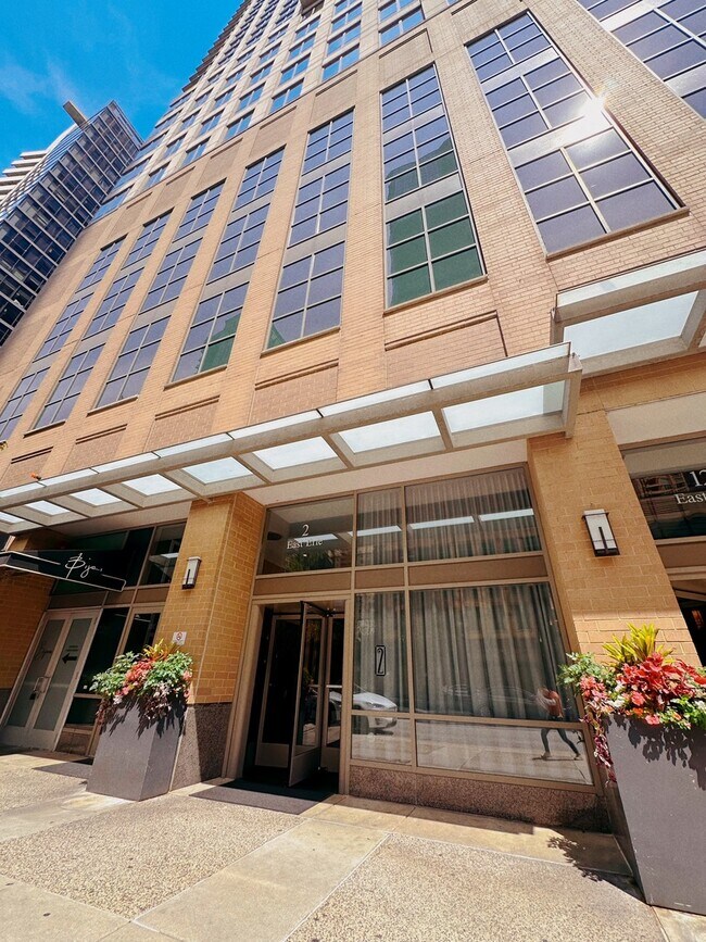 Foto del edificio - 2 E Erie St