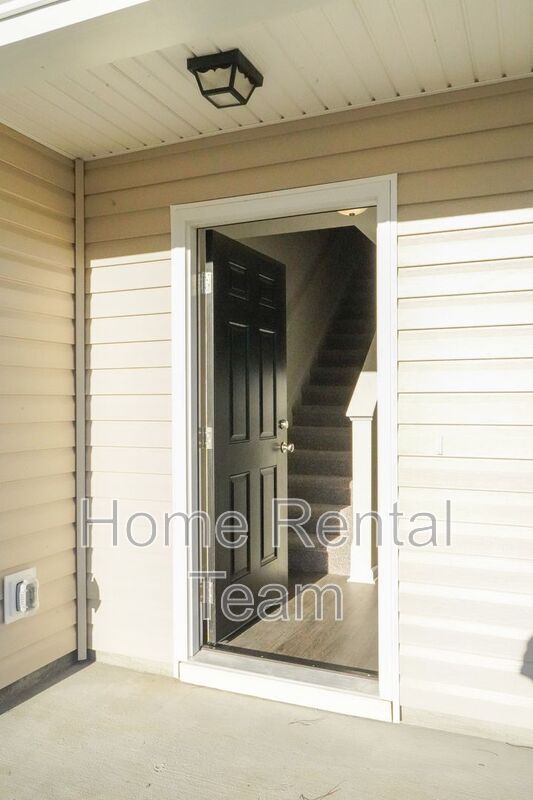 Building Photo - 270 Cromer St