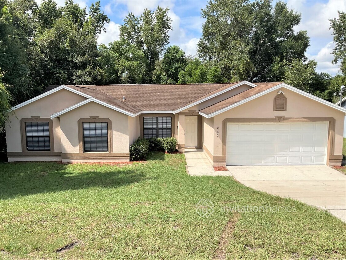 Foto principal - 2174 E Gloria Dr