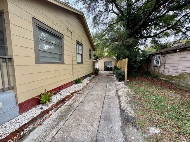 Building Photo - 1631 Thacker Ave