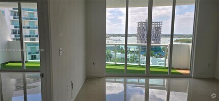 Building Photo - 7910 Harbor Island Dr