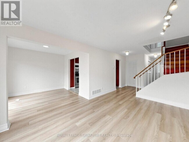 Building Photo - 19 Troyer Ct