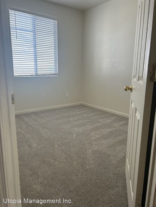Building Photo - 3 br, 2.5 bath House - 706-6 City Walk Place