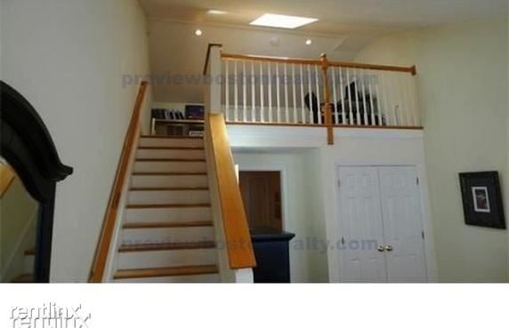 Building Photo - 47 Alder St