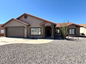 Building Photo - 267 Park River Dr