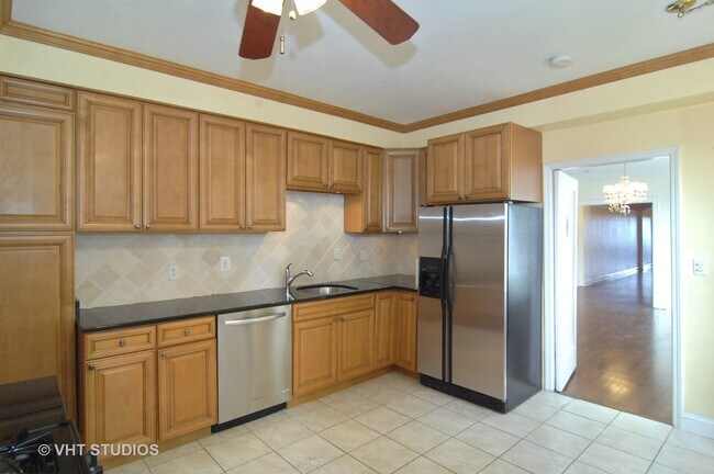 Foto del edificio - 2130 N Lincoln Park W