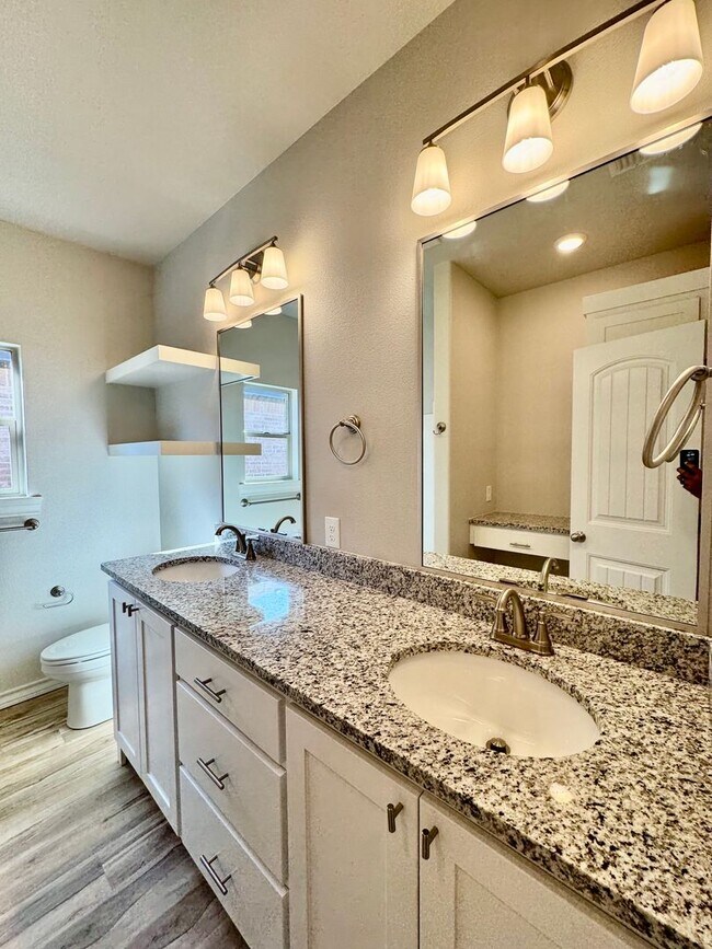 Foto del edificio - 4bed 2 bath - Frenship ISD