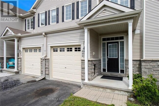 Building Photo - 492 Dundonald Dr