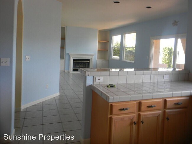 Building Photo - 3 br, 2.5 bath House - 115 Camino Del Sol ...