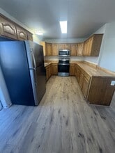 Building Photo - 1122 E 300 S