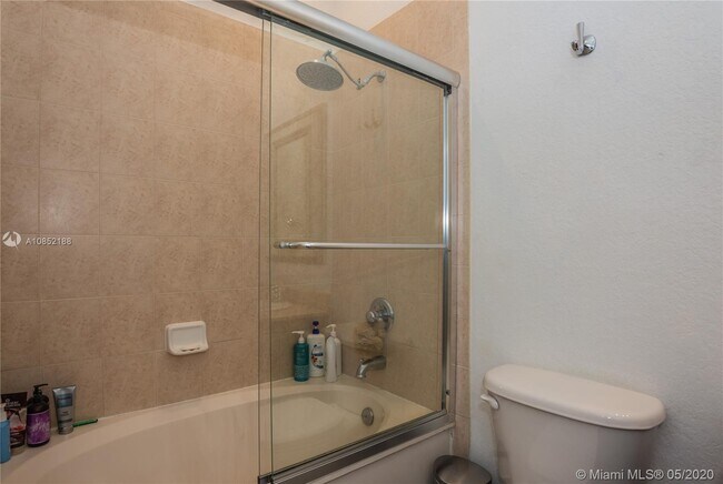 Building Photo - 8900 NW 107th CT  204-3 Doral Fl 33178