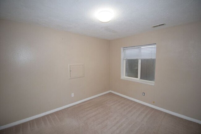 Building Photo - 4595 N Osprey Way
