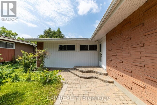 Building Photo - 2097 Kingsley Rd
