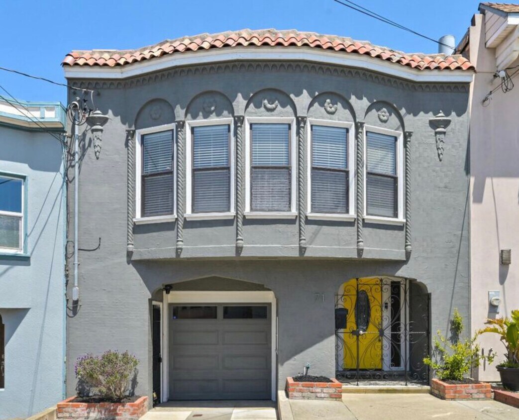 Primary Photo - 71 Curtis St