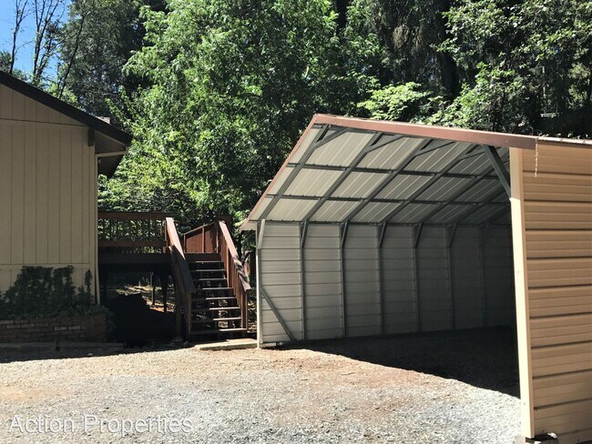 Building Photo - 3 br, 3 bath House - 5021 Cedar Dr