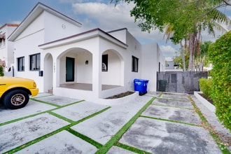 Building Photo - 1687 SW 11th St