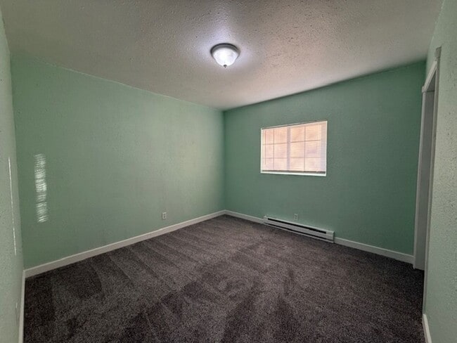 Building Photo - 3 Bedroom home in Moses Lake