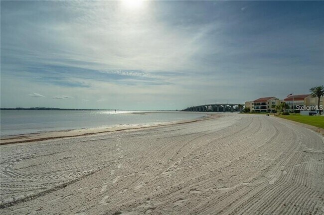 Building Photo - 855 Bayway Blvd