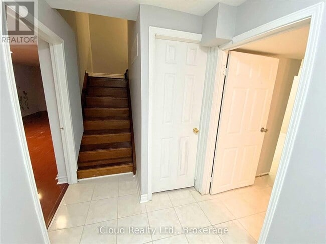 Photo du bâtiment - 1659 Summergrove Crescent